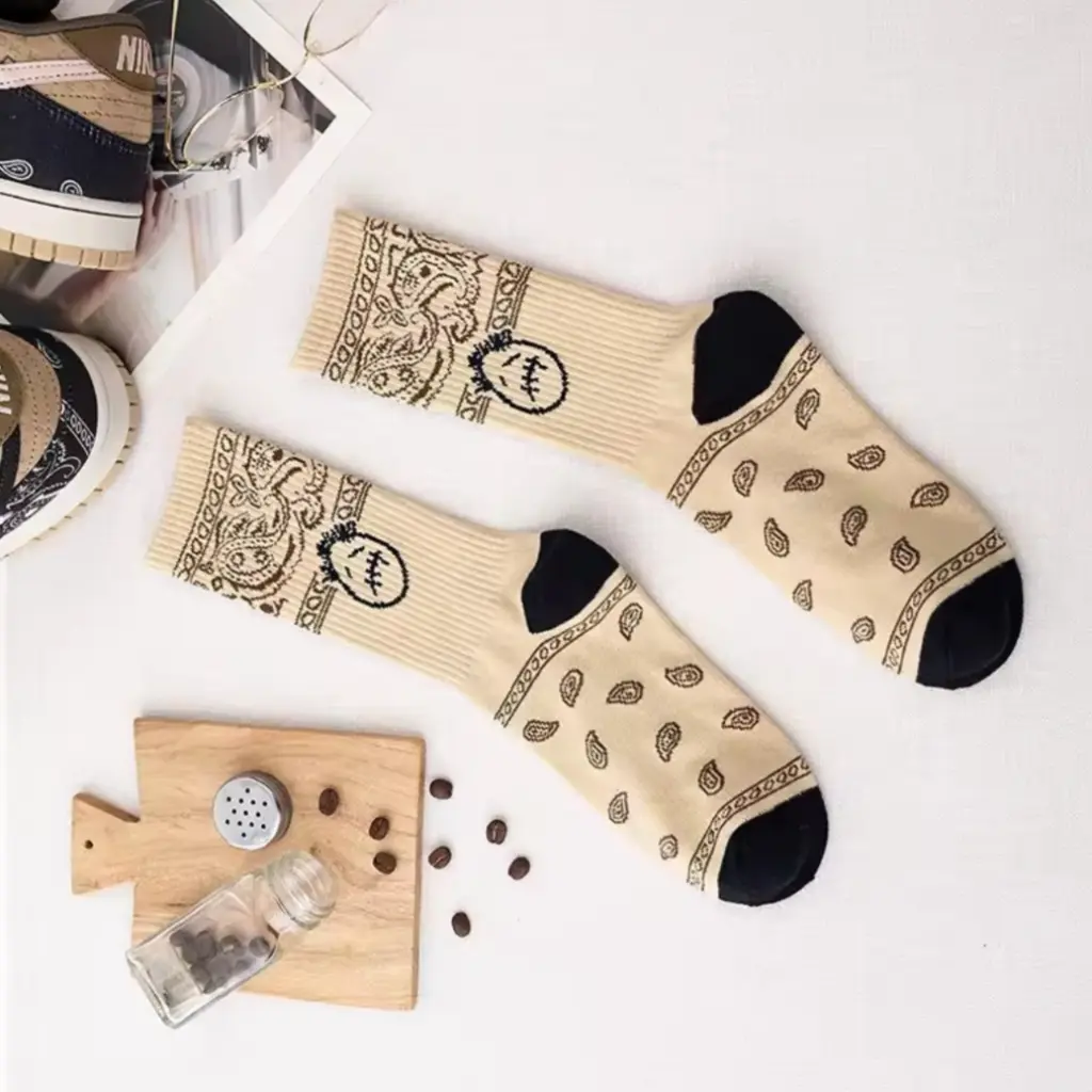 socks-dunk-low-travis-scott-10